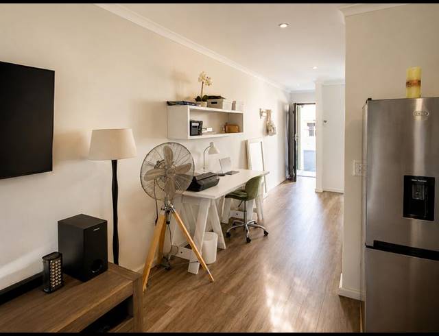 1 BEDROOM APARTMENT FOR SALE IN RONDEBOSCH